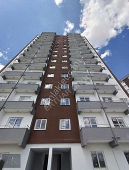 Gültepede Bulvara Yakın 1+1 Balkonlu Oturuma Hazır Köşe Daire