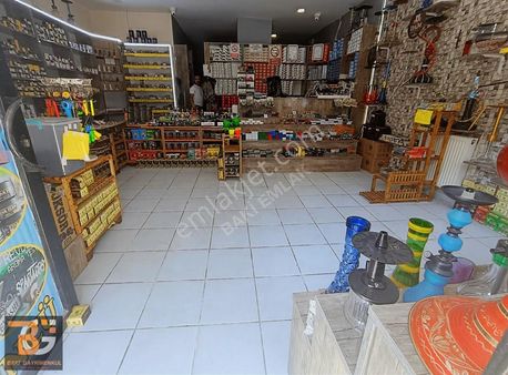 Baki Den Şehit Murat İçöz Caddeye 1 Dükkan Mesafede İşiklarda