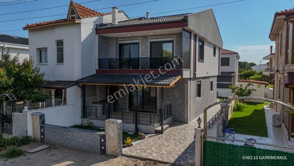 No:10 Gayrimenkul’den – Ayvalık Altınova’da Denize 300 Metre Müstakil Dubleks Villa!