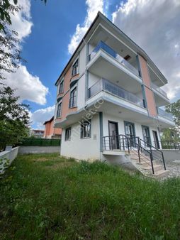 Ata Gayrimenkul'den 4+1 Deniz Manzaralı 300 M2 Arsa İçinde Villa