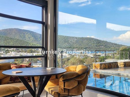 Torba'da Satılık Özel Havuzlu Ve Bahçeli Satılık Ev