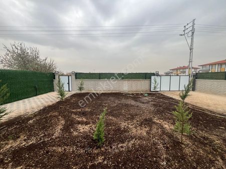 Meram Karahüyük Mah.700 M2 Arsa İçinde 2.katlı Satılık Lüks Bahçeli Ev