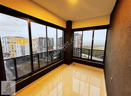 Talas Mevlanada 4+1 Emsalsiz Satılık Giyinme Odalı Daire