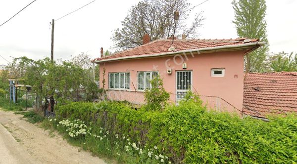 Recep Ümit'ten Sazova Mahallesi'nde Doğayla İç İçe Bir Mevkiide Süper Yatırımlık 5+1 Müstakil Ev