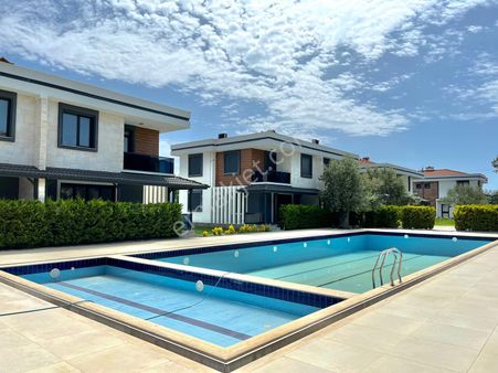 Onur Yıldırımdan Gürede Havuzlu Güvenlikli 3+1 Lüx Villa