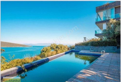 Türkbükü Hebil De 5+1 Denize Sıfır Kiralık Villa