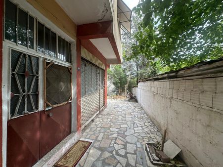 Karabağlar Da Merkezi Konumlu Komple Satılık Bina