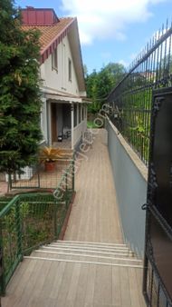 Naz Emlaktan Zekeriyaköyde 4+1 Kiralık Villa