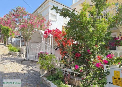 Ürkmez'de Denize 250 M, Uygun Fiyat Satılık 3+1 Bahçeli Daire