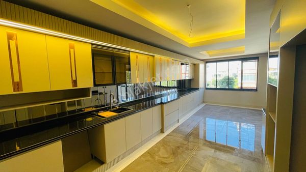 Güvenevler'de Ultra Lüks 3.5+1 Akıllı Daireler