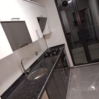 Çınarcık Merkezde Yeni Bina Denize İlk Bina Satılık 2+1 Daire