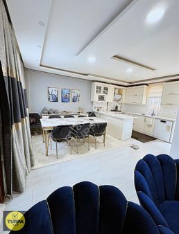 Menderes Mithatpaşa Mahallesin'de Ultra Lüx Tripleks Villa