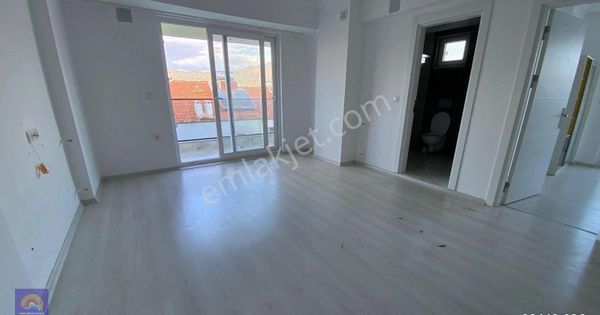 Ortaca Vali Bahçesinde 1+1 3. Kat Bahçeli Daire Satılık