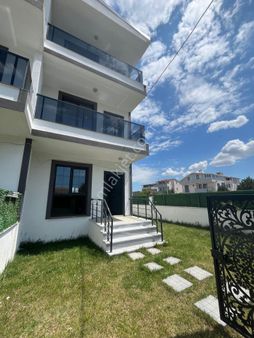 Ata Gayrimenkul'den Her Yere Yakın 4+1 İskanlı Lüks Villa