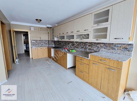Bulvar Üzerinde 4+1 200 M2