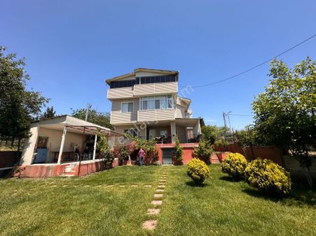 Kumburgaz Da Deniz Manzaralı 816 M2 İçinde 6+1 Villa