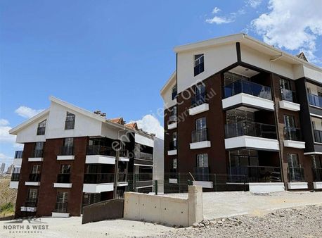 İncek'te 2 Bloklu Sitede 1+1 Daire / North&west