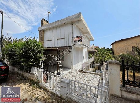 Selimpaşa Araptepede 223 M Arsalı Tripleks Bahçeli Satılık Villa