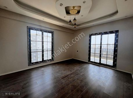 Hıghlıfe Emlak'tan Erdemli Çevre Yolu Üzeri 4+1satılık Lüx Daire