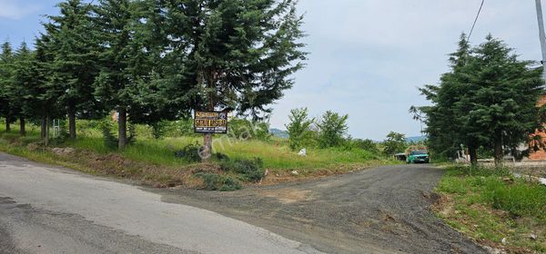 Öztürkler Gayrimenkulden Trabzon Akçaabat Sarıtaşta Villalık Lüks Satılık Arsalar