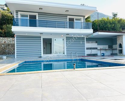Alanya Gözüküçüklü Mah Satılık Müstakil Havuzlu Villa