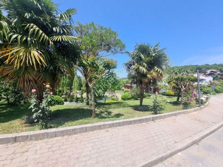 Sağlam Gayrimenkul Emlak 'tan Sariyer Uskumrukoy Site İcerisinde Satilik 4 Katli Villa 5+2