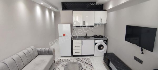 15 Mayıs Mahallesinde Maliyenin Karşı Arka Sokağında Ara Kat Ön Cephe Eşyalı Apart 1.300.000 Tl