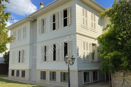 Beykoz'da Kiralık Yalı