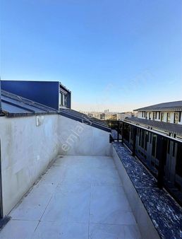 Güzel Konumda Geniş 3+2 Sıfır Ultralüx Çift Banyo Mutfak Dublex