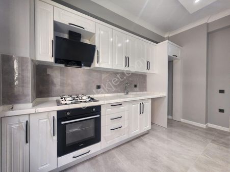 Kumsaldan Akçay'da Tasarımıyla Büyüleyen Ayrı Mutfaklı _2+1_ Daire