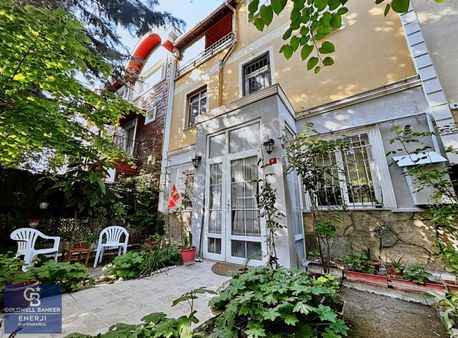 Bahçeşehir 2. Kısımda Satılık 6+2 Yeşillikler İçinde Villa