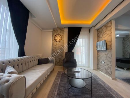 Truva // Onur Gündüzcü'den Tramvaya Yakın Deniz Manzaralı Eşyalı 1+1