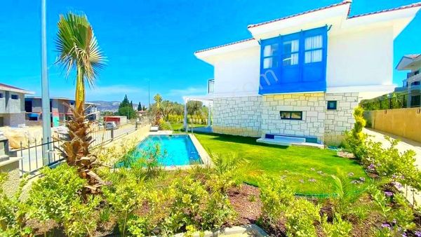 Özel Havuz-hamam Sauna-4+1 Bahçeli Villa