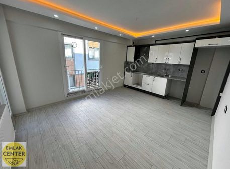 Emlak Center'dan Muradiye Mah 2+1 Sıfır Ara Kat Daire