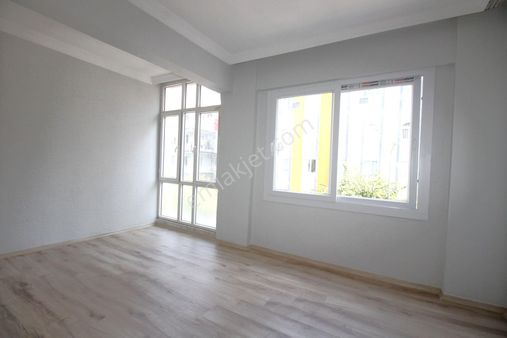 Retro’dan Cumhuriyet Mah’de Masrafsız Bağımsız Mutfak 3+1