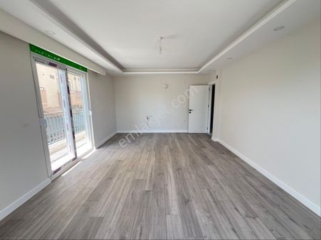 Emek Mahallesi'nde Asansörlü, Garajlı Satılık 2+1 Sıfır Daire