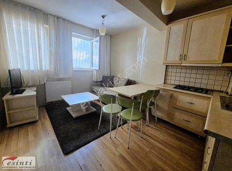 Güvenlikli Site İçinde, Yeditepe Üniv. Yakın Konumda Eşyalı 2+1