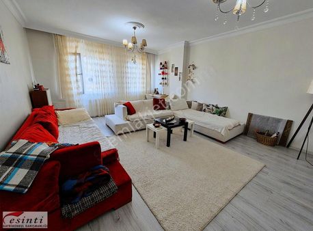 Alanaldı Cd Üzeri, Merkezi Konumda Çok Geniş, Ara Kat 1+1 Daire