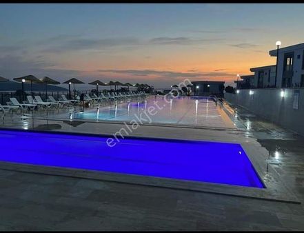 Didim Akbük'de Havuzlu Sitede Deniz Manzaralı Lüks Daireler