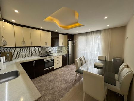 Büyük Migrosa Çok Yakın Yeni Binada Ön Cephe 2+1 Ayrı Mutfak Köşe Daire