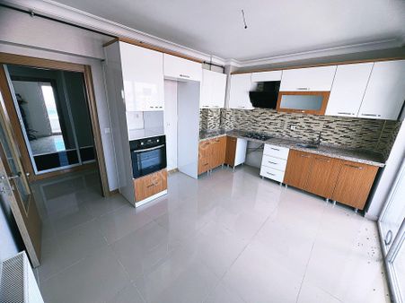 Cihandan Barıştepede Akgüvercin ,piri.karahöyük Kesişimi Satlık 4+1manzaralı Daire