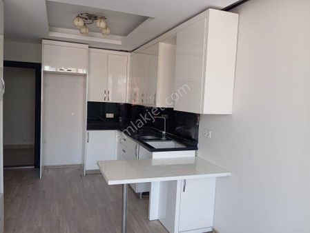 Vega'dan Soli De Anayola Yakın Denize Yakın Merkezi Konumda Satılık 2+1 Daire