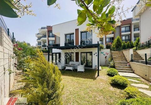 Acil Satılık Milas Güllük Mah. Deniz Manzaralı 2+1 Satılık Villa