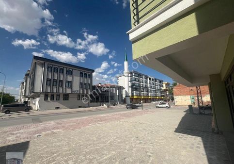 Menzil Cad. Üzeri 4 Yol Ağzı Köşe Fırsat Satılık Dükkan