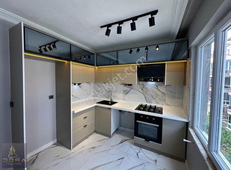 Dora Dan Satılık Altınkumda Ön Cephe Ebeveyn Banyolu 2+1