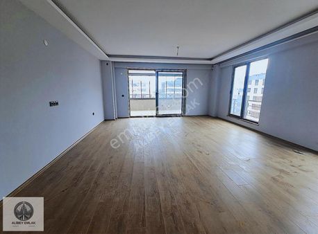 Alibey'den Terme Nevbahar Sitesinde 180m2 Satılık 4+1 Köşe Daire