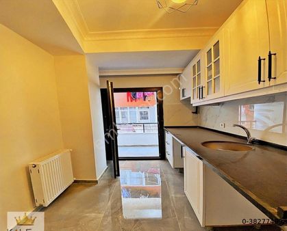 Kale Yapıdan Merkezi Konumda Okula Toplu Taşımaya Yakın Daire