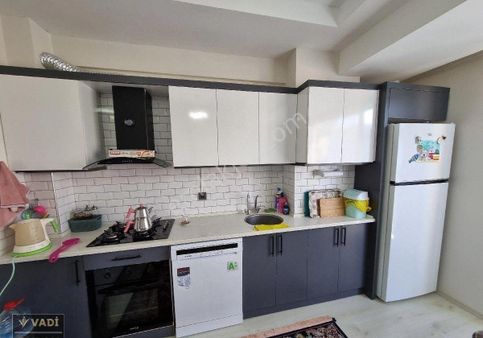 Kuşadası Davutlar Merkezde Satılık Eşyalı 2+1 Daire