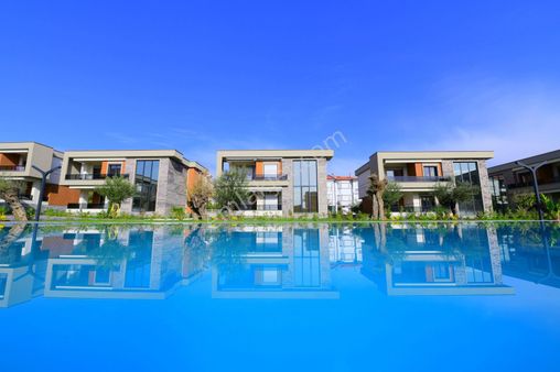 Yener Emlak'tan Altınolukta Denize100mt Siteiçi Loft Konsept Villa