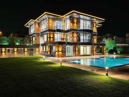 Cadde34 Yapı'dan Sığınaklı Peysajlı Deniz Manzaralı Devasa M2 4,5 Katlı Site İçerisinde Villa !!!